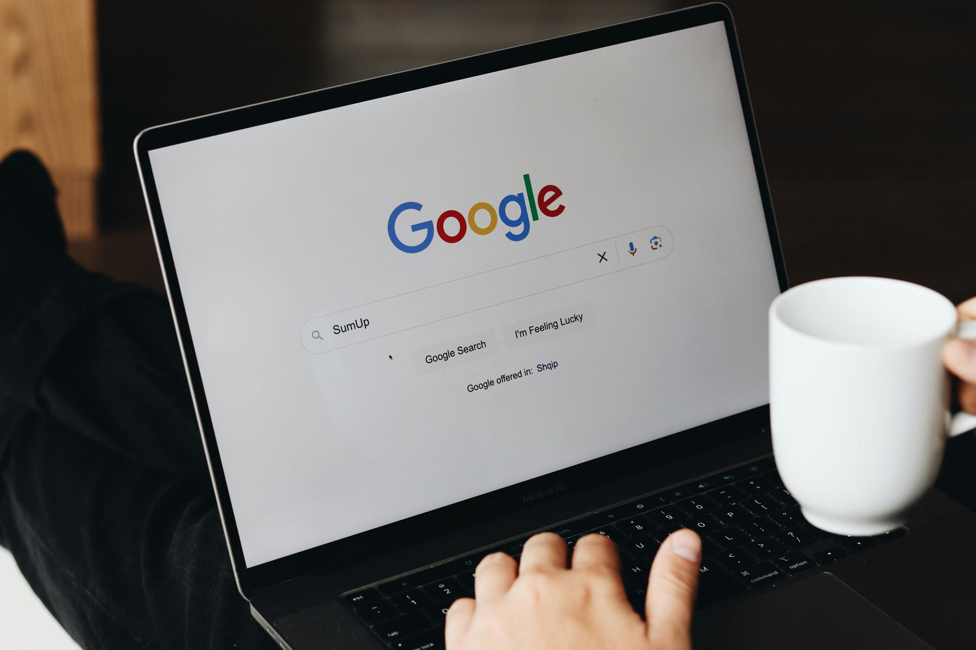Recherche Google sur un ordinateur